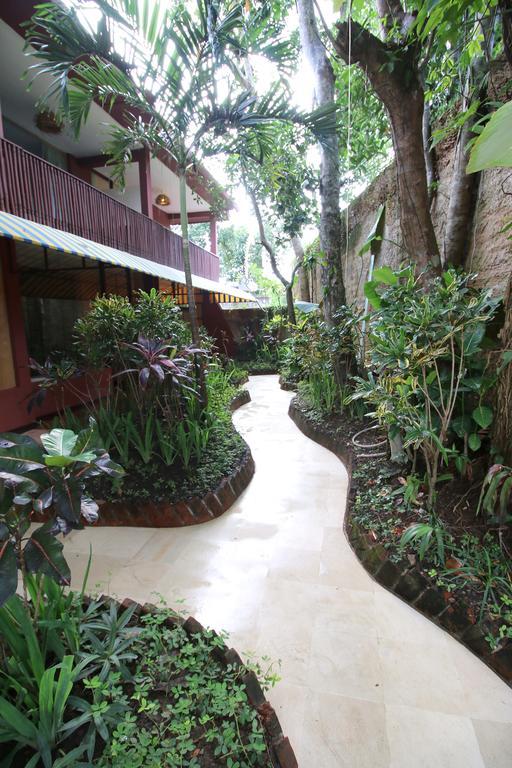 Petit Hotel Bali ウブド エクステリア 写真